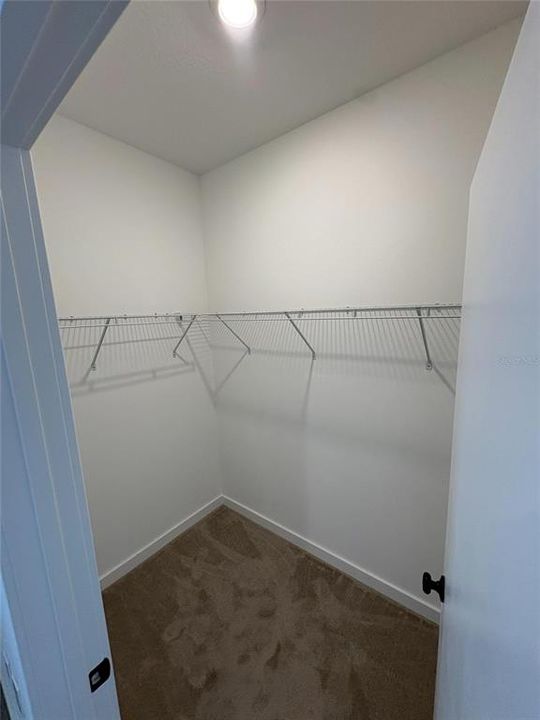 Activo con contrato: $1,999 (3 camas, 2 baños, 1361 Pies cuadrados)