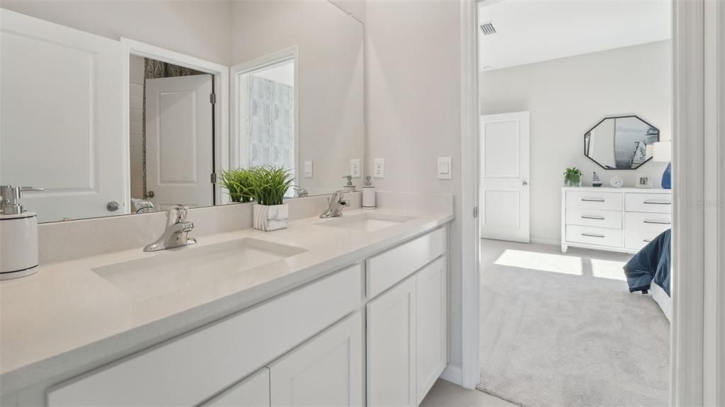 Activo con contrato: $594,990 (4 camas, 3 baños, 2794 Pies cuadrados)