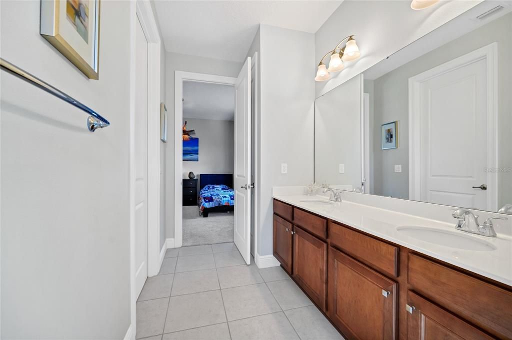 For Sale: $1,085,000 (5 beds, 4 baths, 3886 Square Feet)