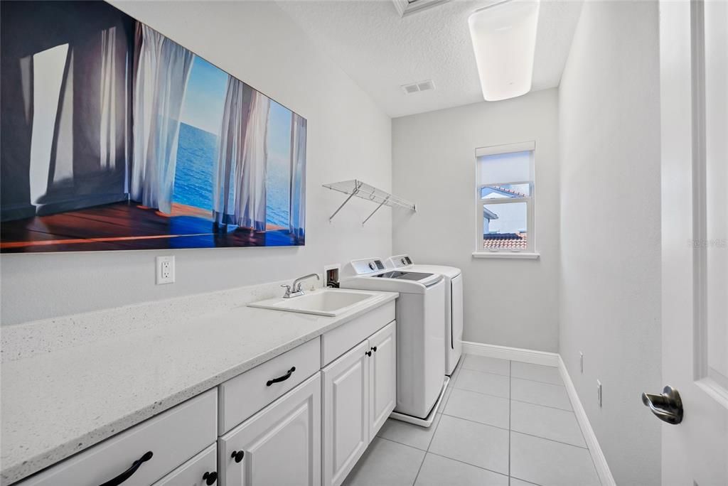 For Sale: $1,085,000 (5 beds, 4 baths, 3886 Square Feet)