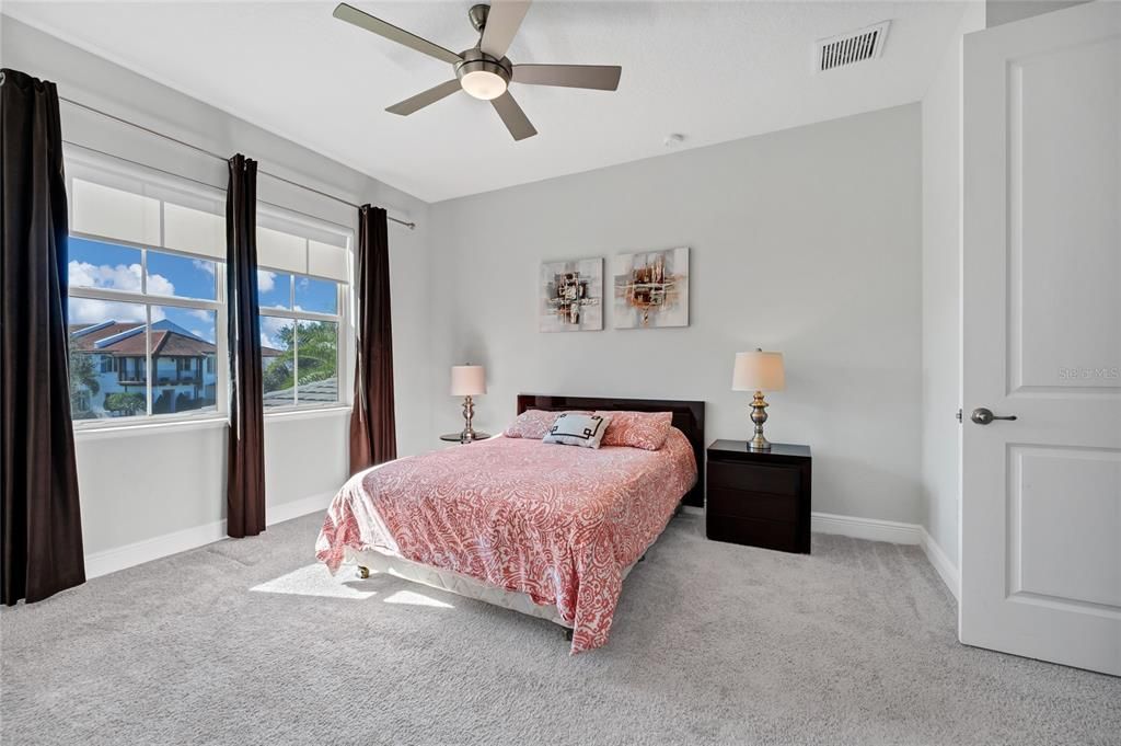 For Sale: $1,085,000 (5 beds, 4 baths, 3886 Square Feet)