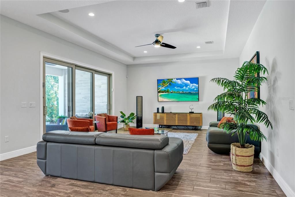 For Sale: $1,085,000 (5 beds, 4 baths, 3886 Square Feet)