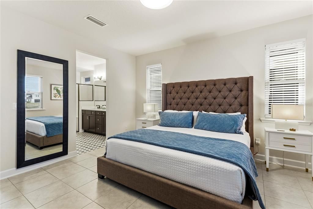 Active With Contract: $550,000 (3 beds, 2 baths, 1810 Square Feet)