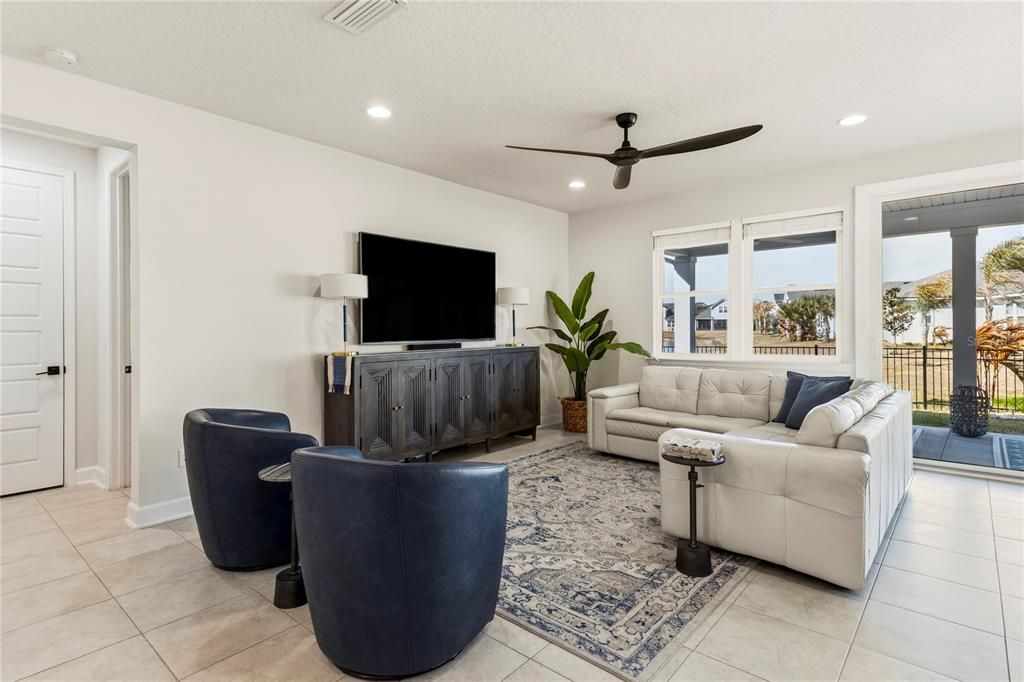 Active With Contract: $550,000 (3 beds, 2 baths, 1810 Square Feet)