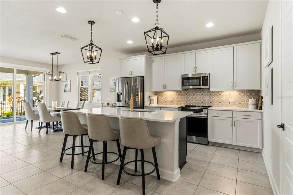 Active With Contract: $550,000 (3 beds, 2 baths, 1810 Square Feet)