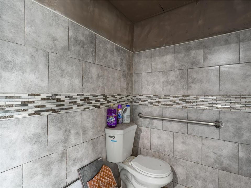 For Sale: $245,000 (0 beds, 0 baths, 960 Square Feet)