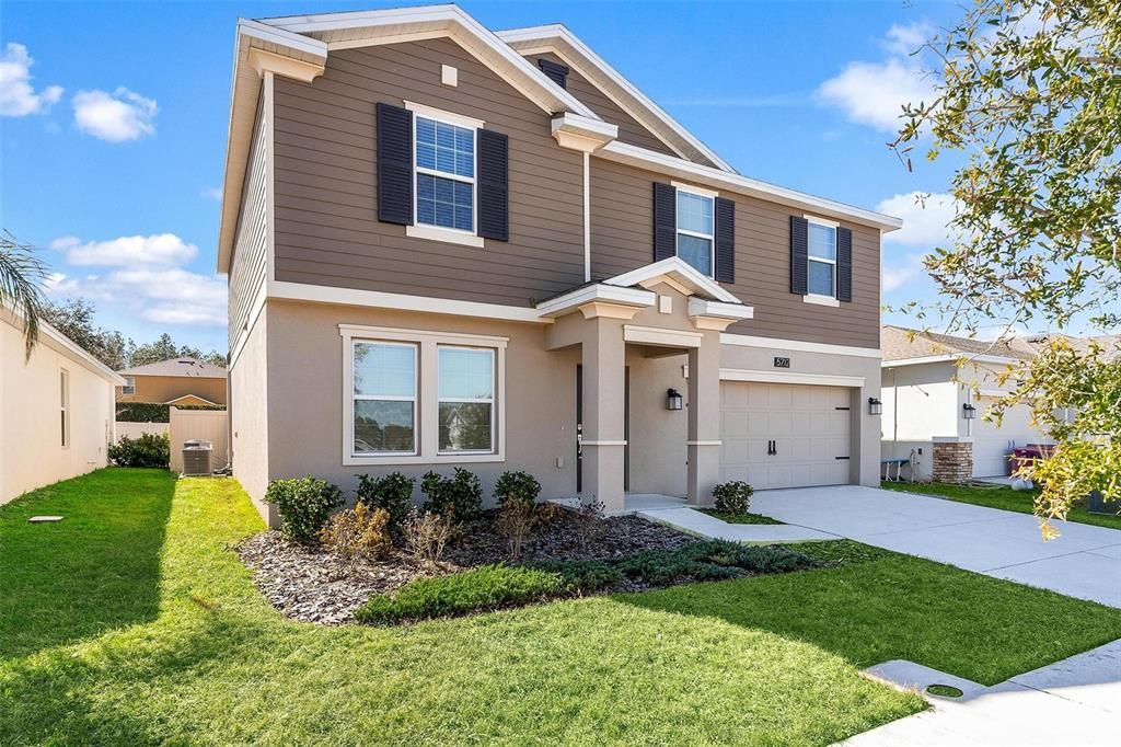 Activo con contrato: $379,990 (4 camas, 2 baños, 2600 Pies cuadrados)