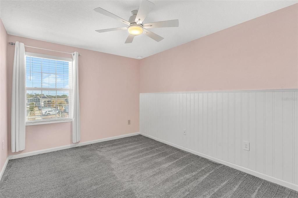 Activo con contrato: $379,990 (4 camas, 2 baños, 2600 Pies cuadrados)