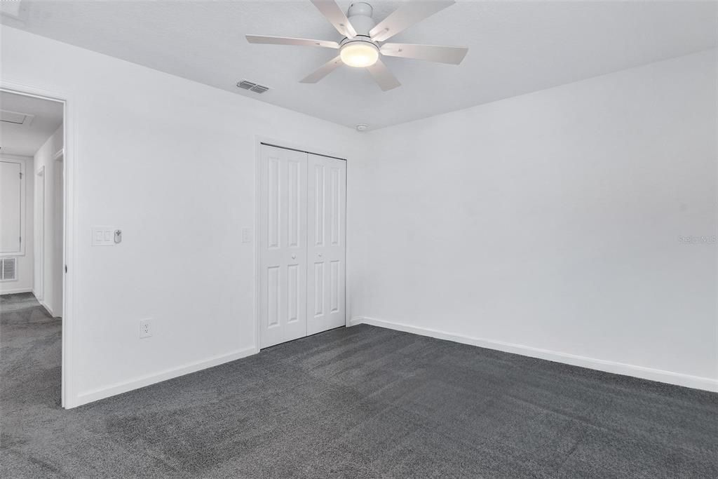 Activo con contrato: $379,990 (4 camas, 2 baños, 2600 Pies cuadrados)