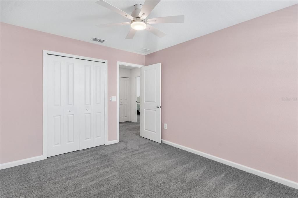 Activo con contrato: $379,990 (4 camas, 2 baños, 2600 Pies cuadrados)