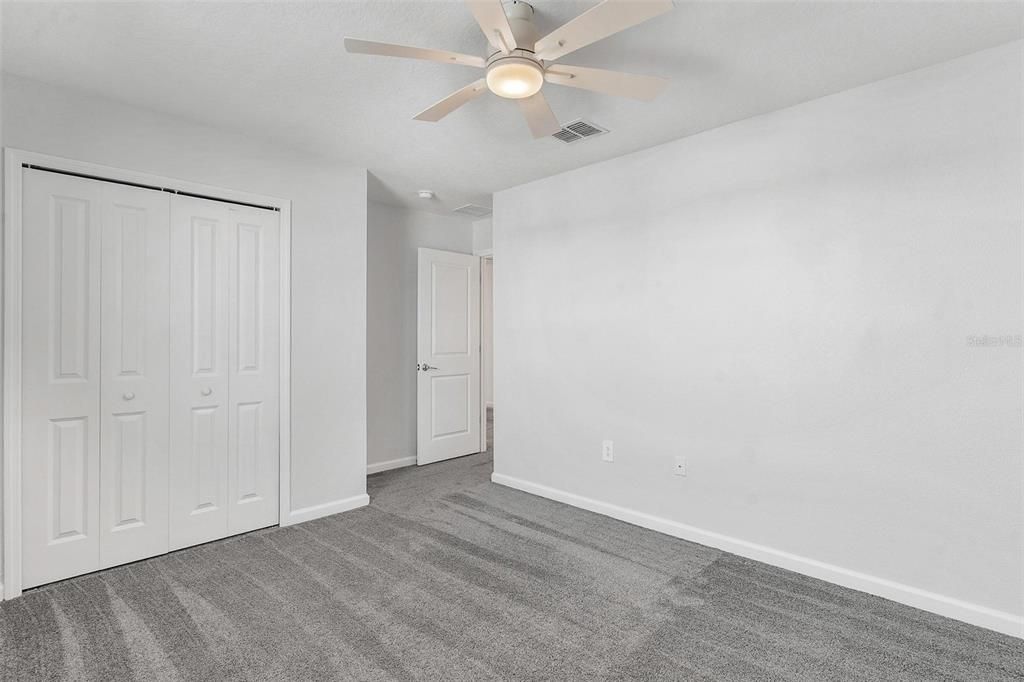 Activo con contrato: $379,990 (4 camas, 2 baños, 2600 Pies cuadrados)