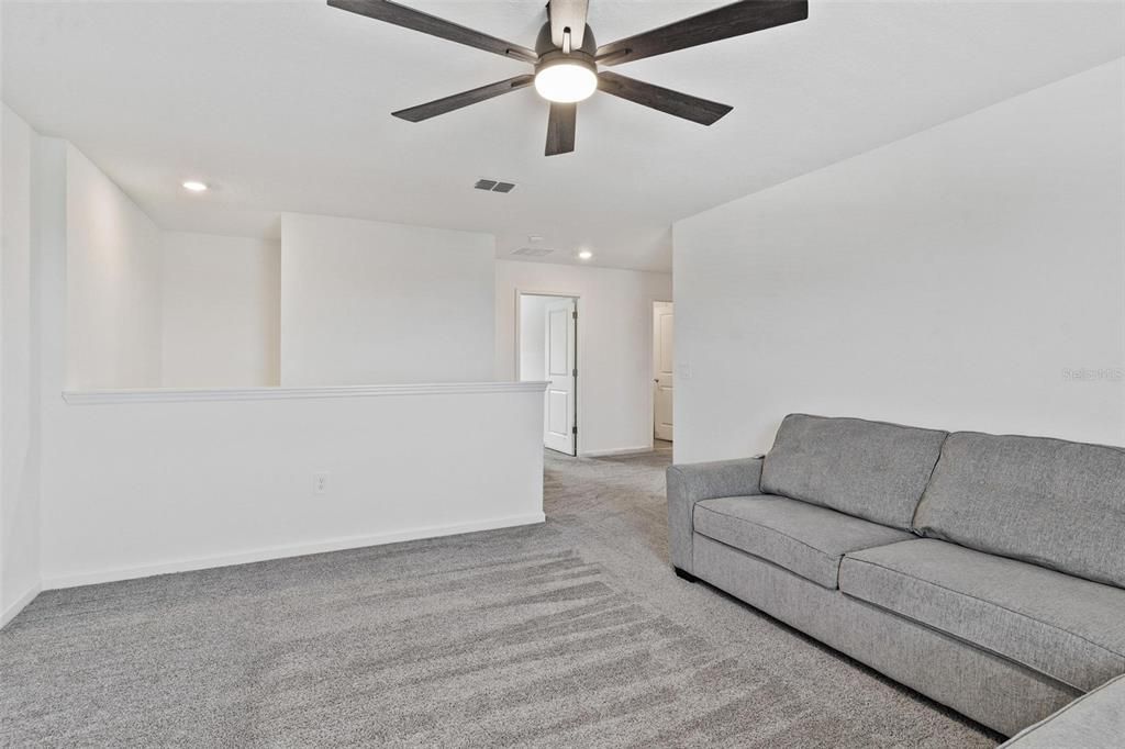 Activo con contrato: $379,990 (4 camas, 2 baños, 2600 Pies cuadrados)