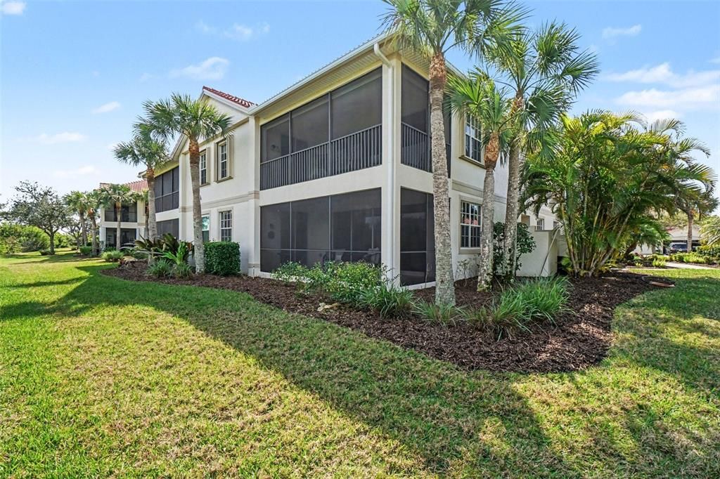 Activo con contrato: $220,000 (2 camas, 2 baños, 1626 Pies cuadrados)