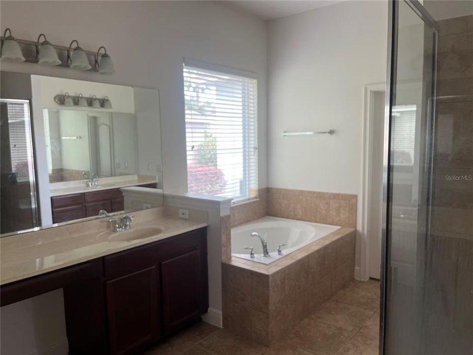 Active With Contract: $514,900 (4 beds, 3 baths, 2765 Square Feet)