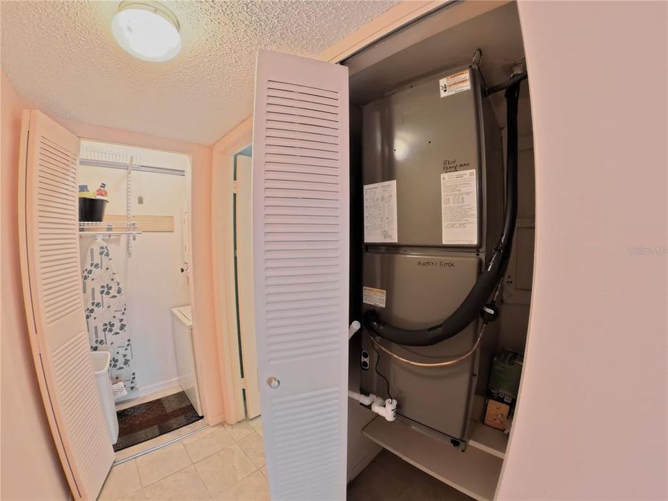 Под контрактом: $69,900 (1 спален, 1 ванн, 725 Квадратных фут)