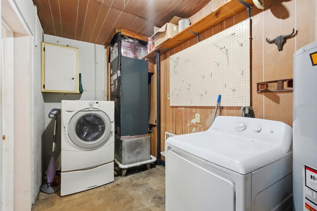 For Sale: $224,000 (3 beds, 2 baths, 1512 Square Feet)