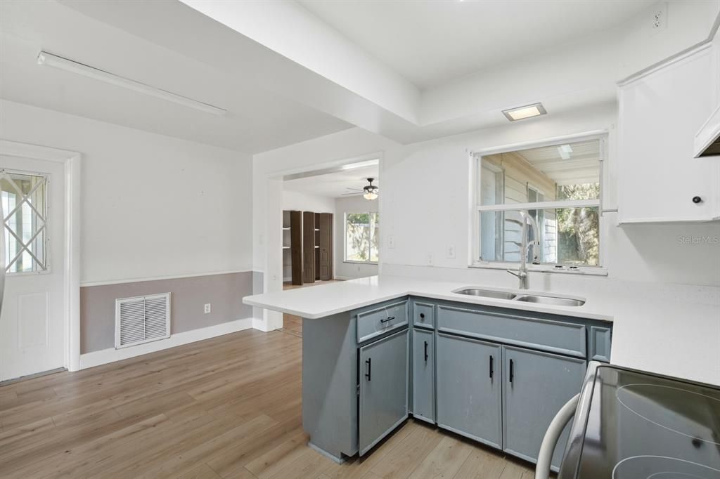 For Sale: $224,000 (3 beds, 2 baths, 1512 Square Feet)