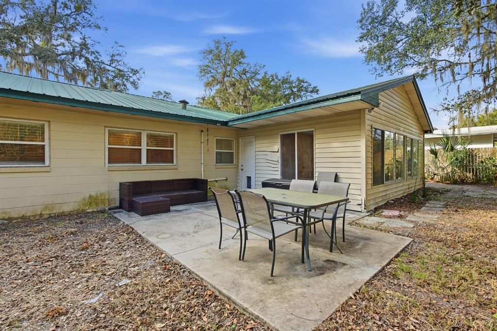 For Sale: $224,000 (3 beds, 2 baths, 1512 Square Feet)