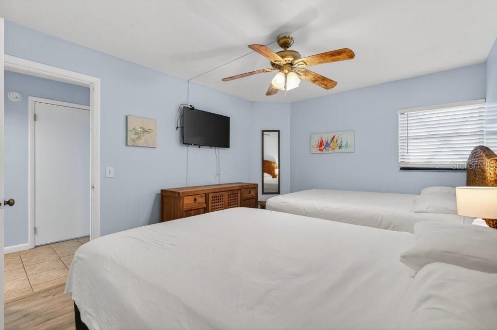 待售: $699,000 (3 贝兹, 2 浴室, 1080 平方英尺)