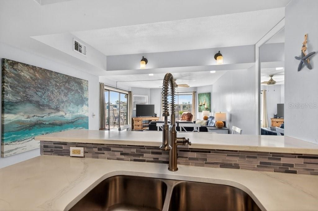 待售: $699,000 (3 贝兹, 2 浴室, 1080 平方英尺)