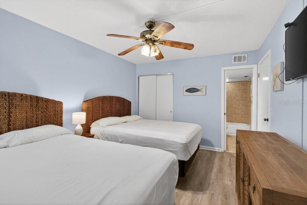 待售: $699,000 (3 贝兹, 2 浴室, 1080 平方英尺)