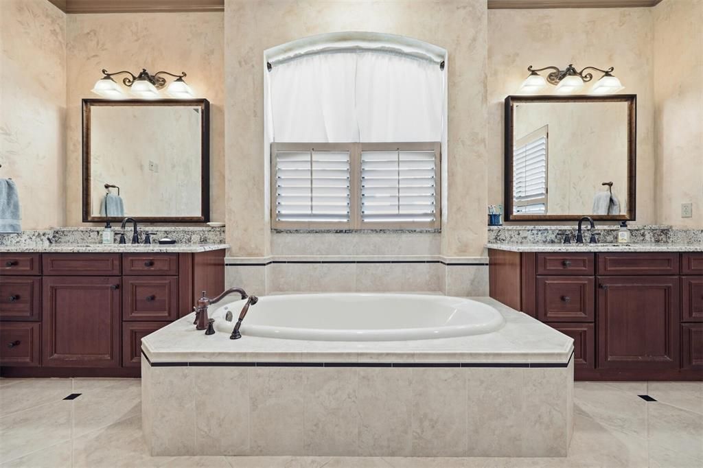 На продажу: $1,080,000 (4 спален, 3 ванн, 3687 Квадратных фут)