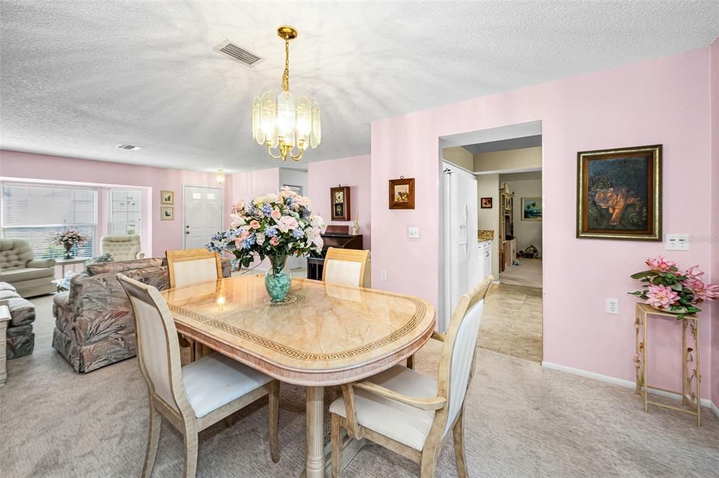 Active With Contract: $299,900 (2 beds, 2 baths, 1820 Square Feet)