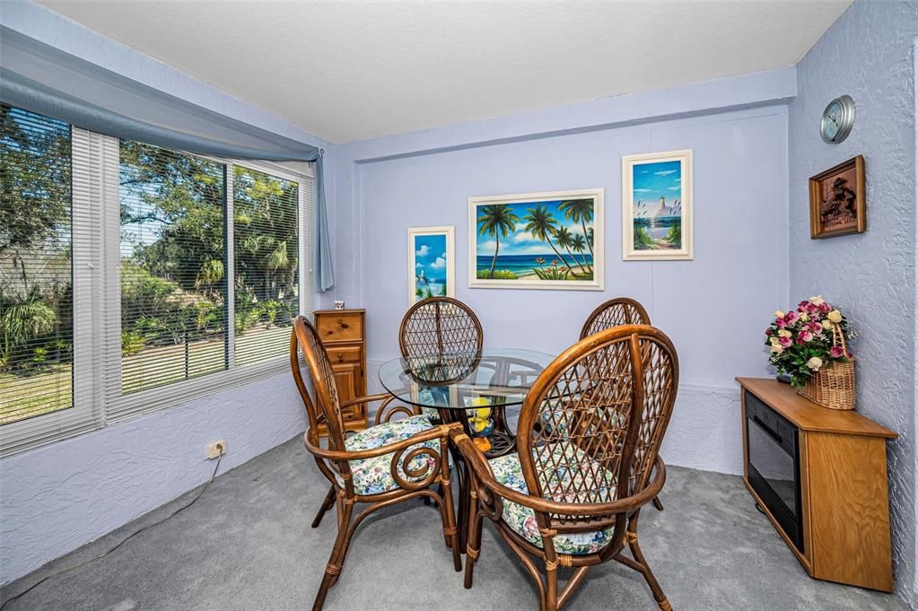 Active With Contract: $299,900 (2 beds, 2 baths, 1820 Square Feet)