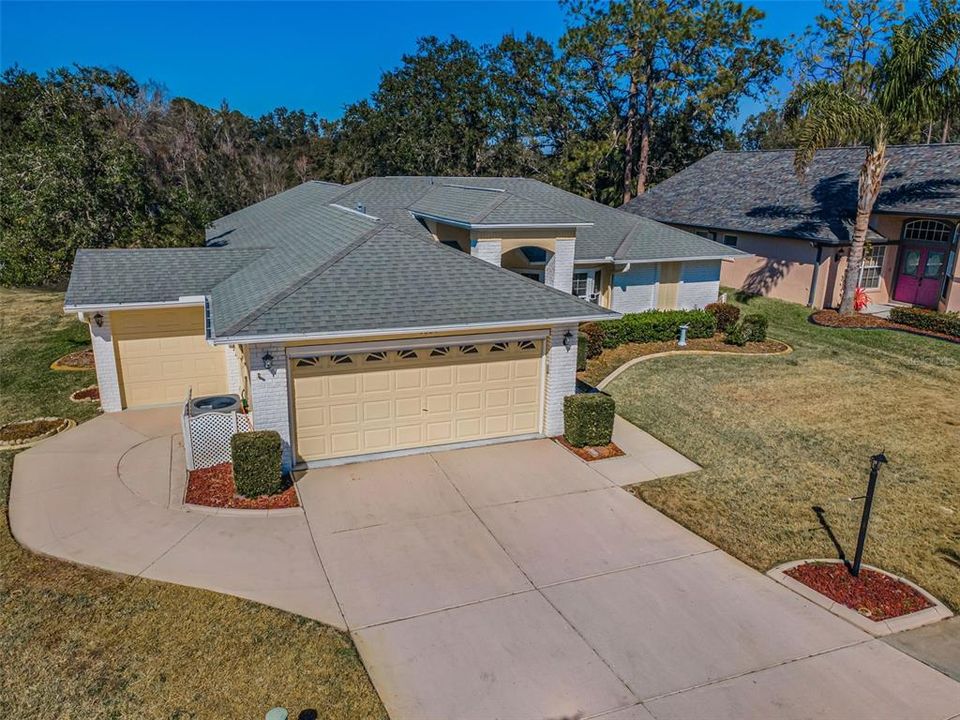 Active With Contract: $299,900 (2 beds, 2 baths, 1820 Square Feet)