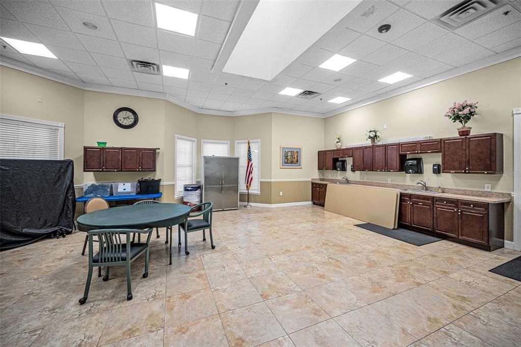 Active With Contract: $299,900 (2 beds, 2 baths, 1820 Square Feet)