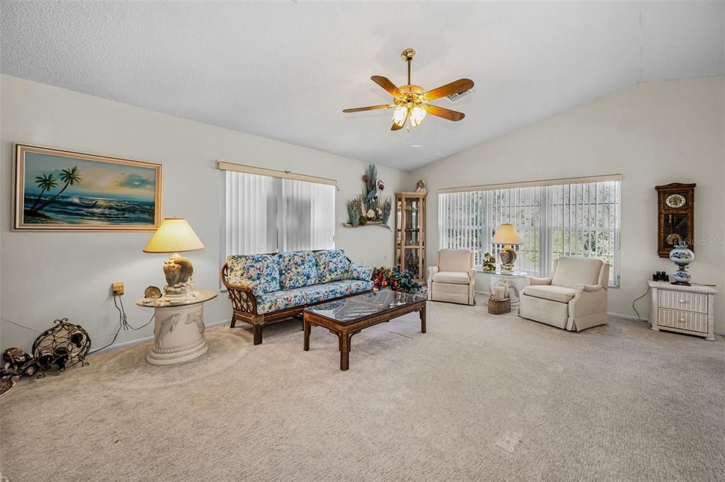 Active With Contract: $299,900 (2 beds, 2 baths, 1820 Square Feet)