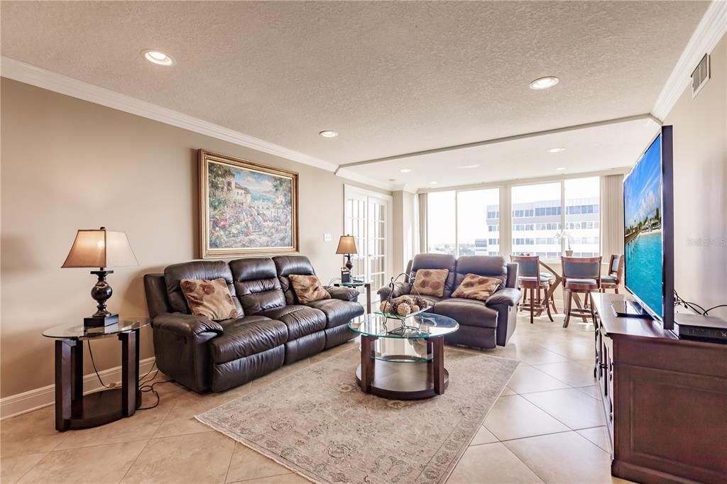 For Rent: $8,500 (2 beds, 2 baths, 1163 Square Feet)