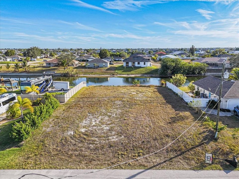 Activo con contrato: $65,000 (0.24 acres)