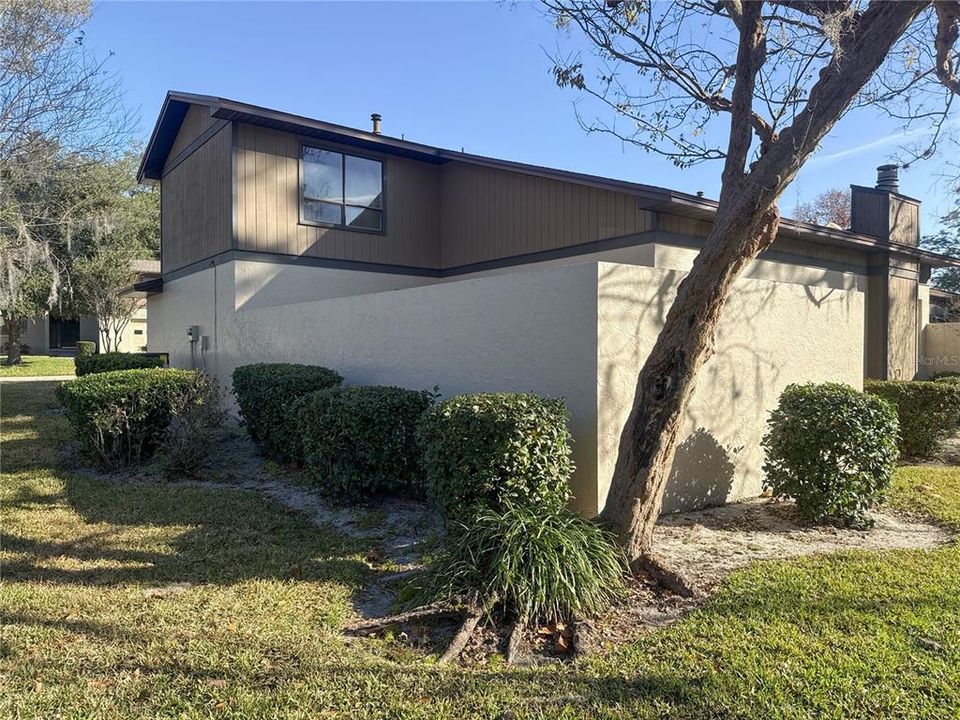 For Sale: $179,900 (2 beds, 1 baths, 1222 Square Feet)
