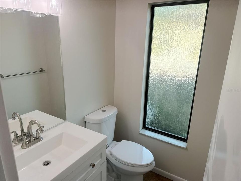 For Sale: $179,900 (2 beds, 1 baths, 1222 Square Feet)