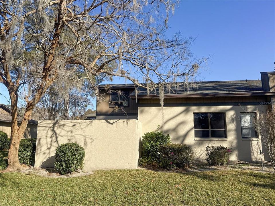 For Sale: $179,900 (2 beds, 1 baths, 1222 Square Feet)
