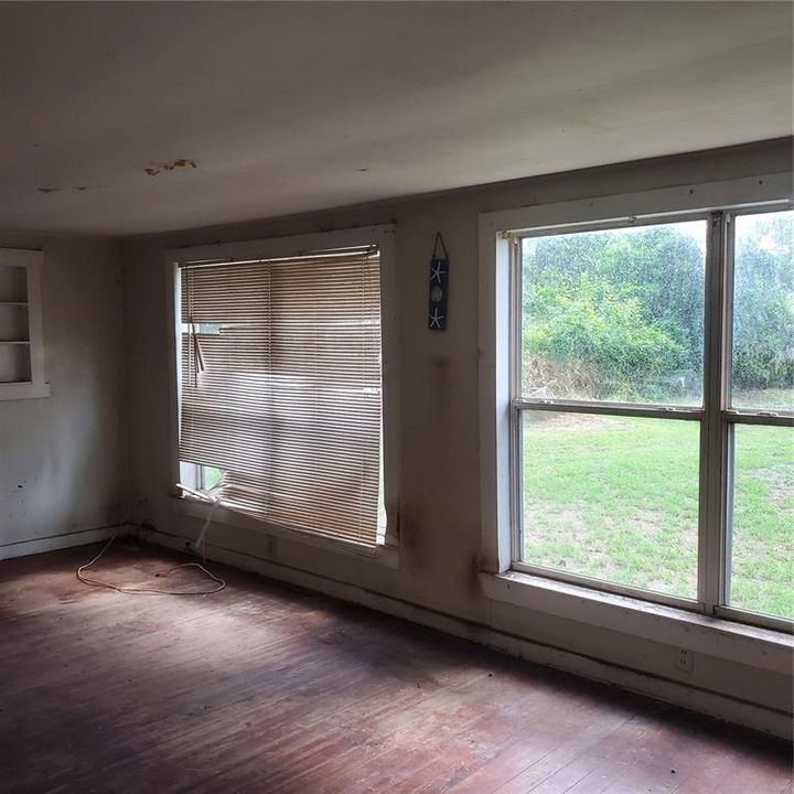 For Sale: $189,000 (3 beds, 1 baths, 1128 Square Feet)