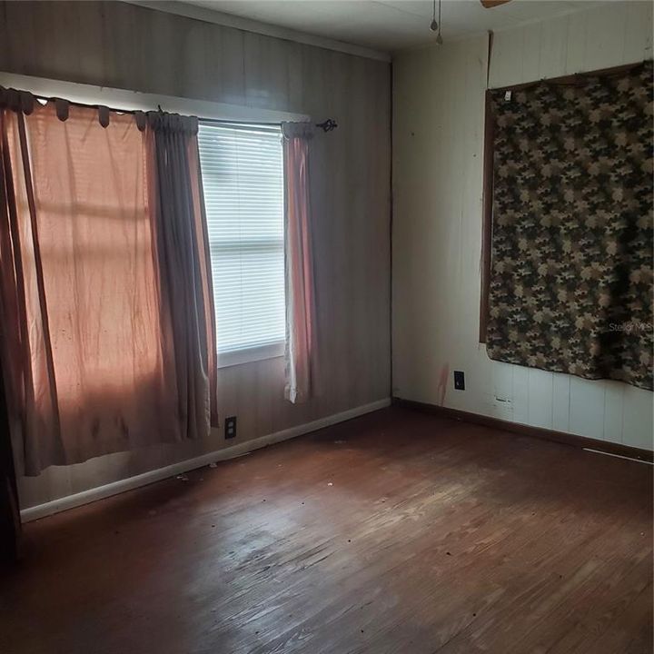For Sale: $189,000 (3 beds, 1 baths, 1128 Square Feet)