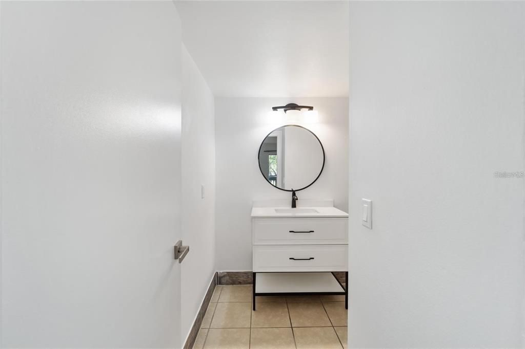 На продажу: $100,000 (2 спален, 2 ванн, 885 Квадратных фут)