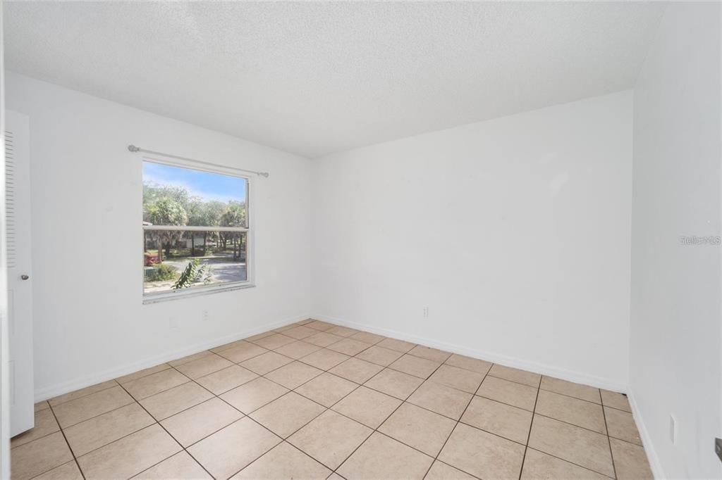 На продажу: $100,000 (2 спален, 2 ванн, 885 Квадратных фут)