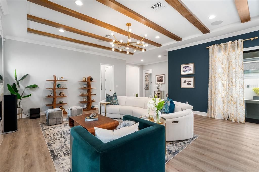 Activo con contrato: $999,950 (4 camas, 3 baños, 2962 Pies cuadrados)