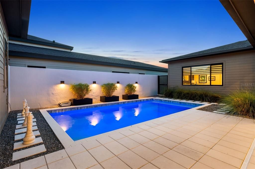 Activo con contrato: $999,950 (4 camas, 3 baños, 2962 Pies cuadrados)