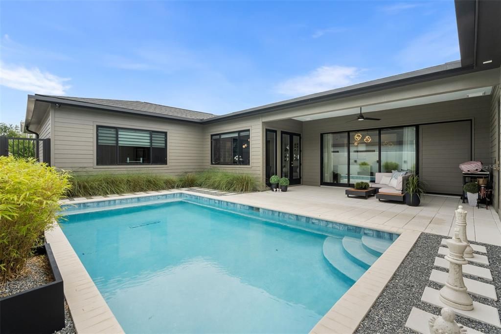 Activo con contrato: $999,950 (4 camas, 3 baños, 2962 Pies cuadrados)