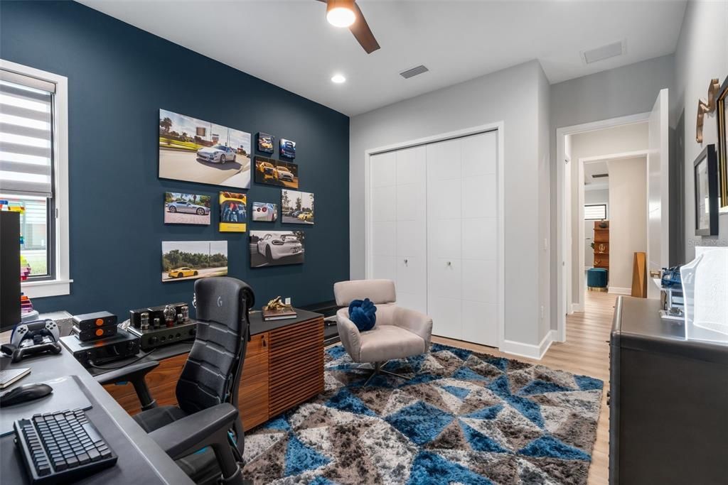 Activo con contrato: $999,950 (4 camas, 3 baños, 2962 Pies cuadrados)