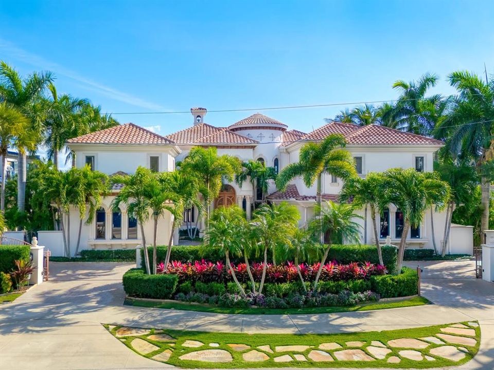 For Sale: $12,987,000 (5 beds, 5 baths, 7931 Square Feet)
