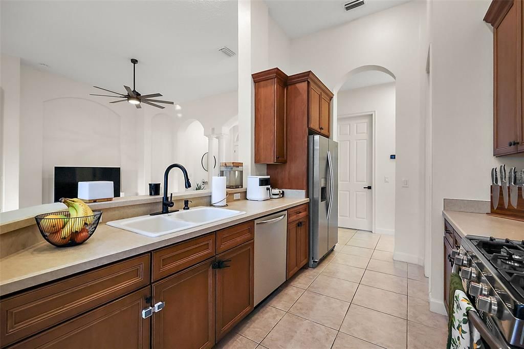 For Sale: $456,500 (3 beds, 2 baths, 1885 Square Feet)