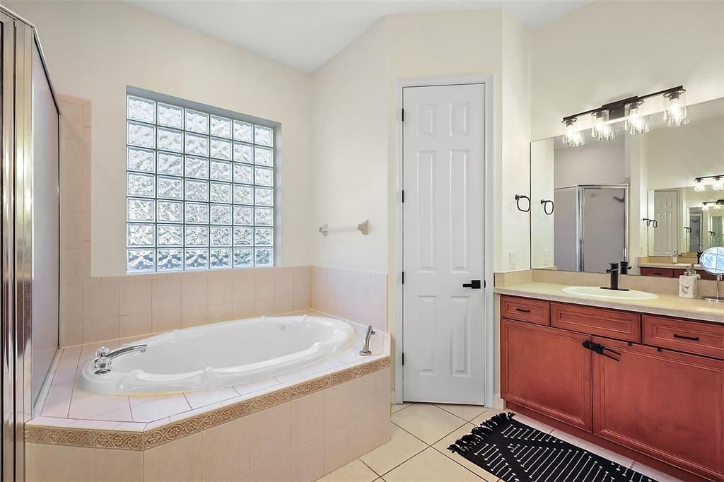 For Sale: $456,500 (3 beds, 2 baths, 1885 Square Feet)