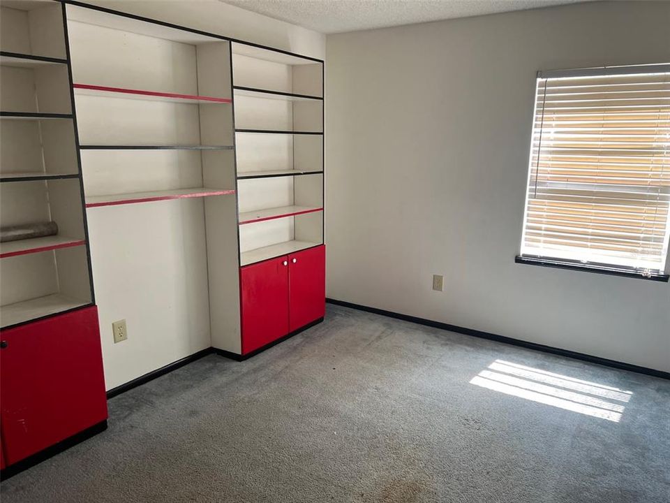 For Sale: $750,000 (4 beds, 3 baths, 2366 Square Feet)