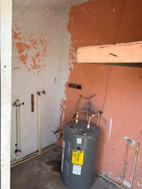 出租: $1,325 (2 贝兹, 1 浴室, 889 平方英尺)