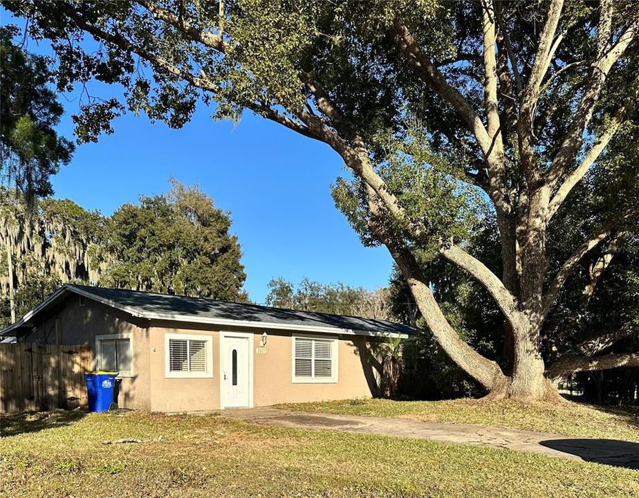 For Sale: $219,900 (3 beds, 1 baths, 1030 Square Feet)